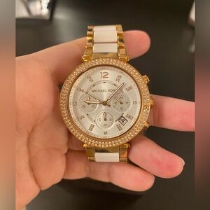 Michael kors watch rose gold